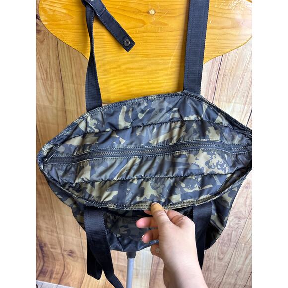 Lululemon Camo Athletic Tote Shoulder Bag Camo
READ DESC. - Picture 5 of 9